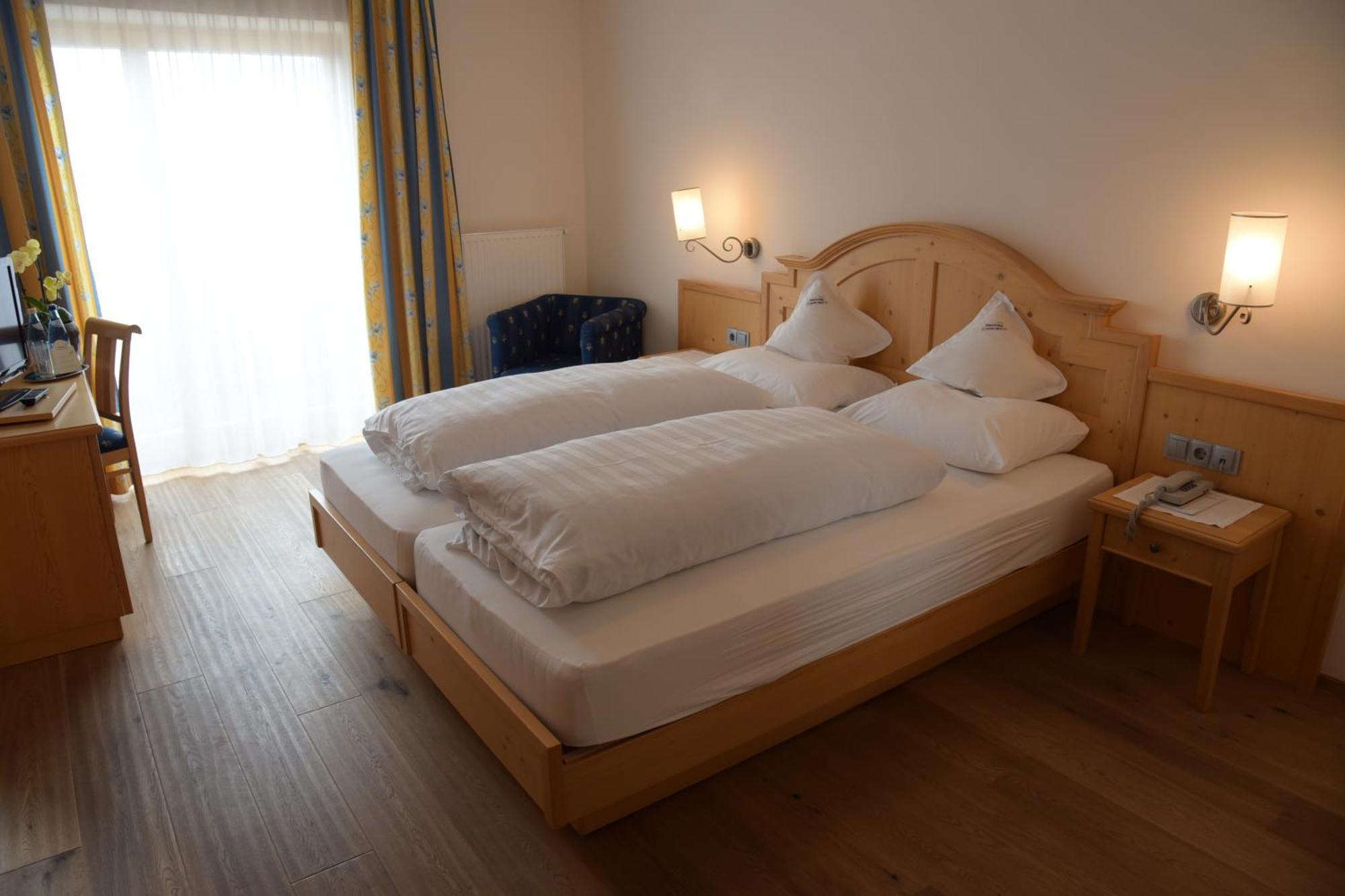 Oberwirt Weisses Kreuz Hotel