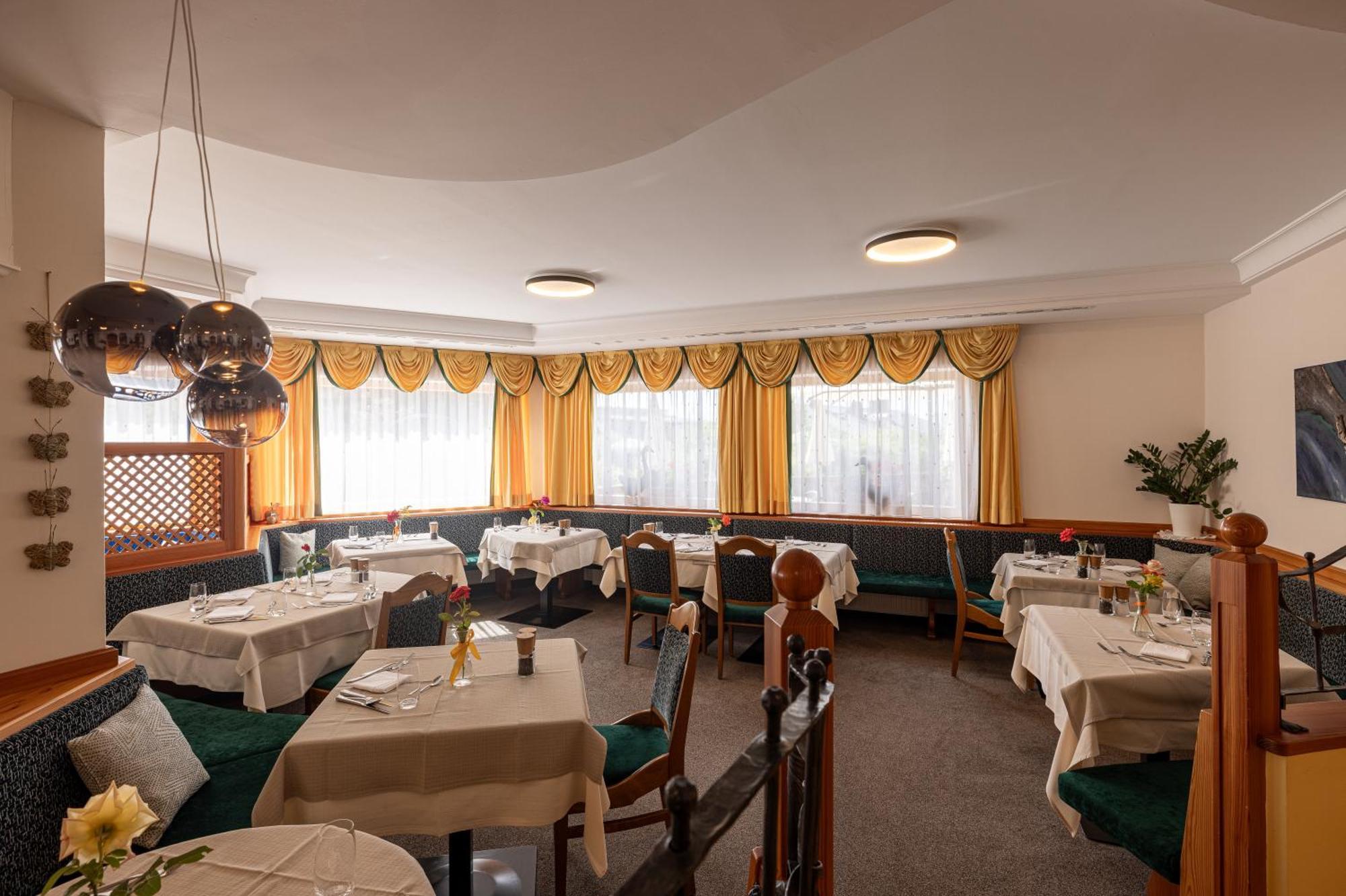 Hotel Oberwirt Weisses Kreuz Steinegg